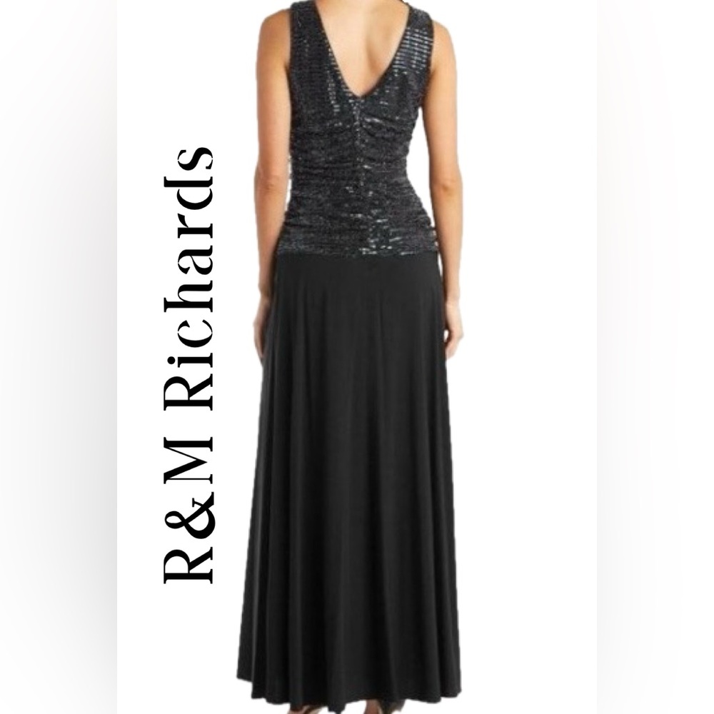 R&M RICHARD’S EVENING GOWN. Size:14W Bust:20” with a lot of stretch. BEAUTIFUL!